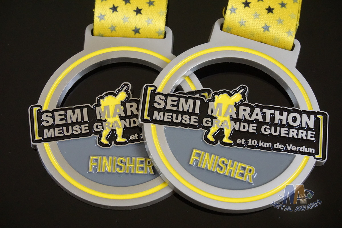 Semi Marathon 10KM Custom Sports Medals Soft Enamel Medallion With Ribbon