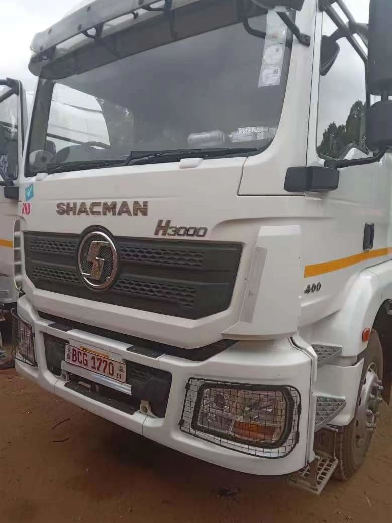 Dependable and Reliable Partner in Heavy Truck H3000 SHACMAN 6X4 Tractor truck