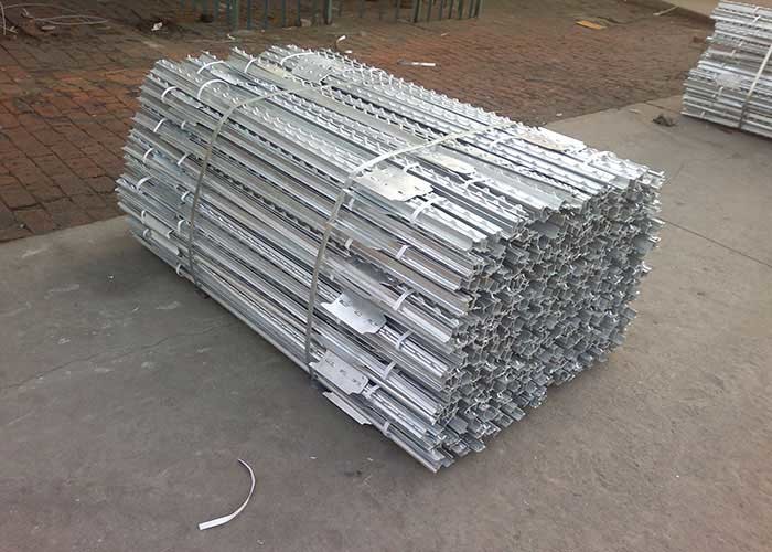 1.33lb/ft Galvanized Field Steel Studded T Post