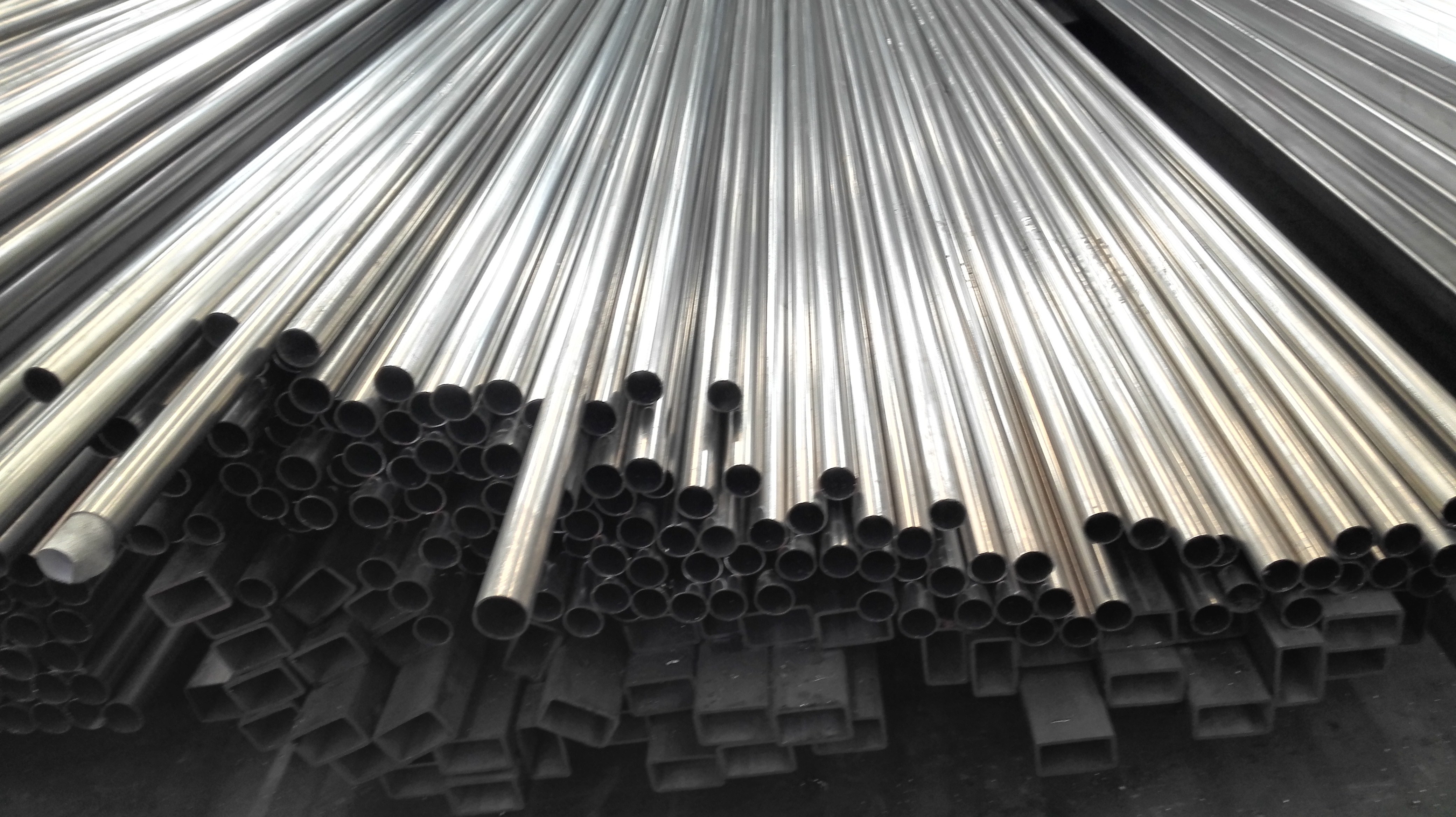 ASTM A544 201 Stainless Steel Welded Pipe Mirror Polished 180 grits 38*1.5*6000mm