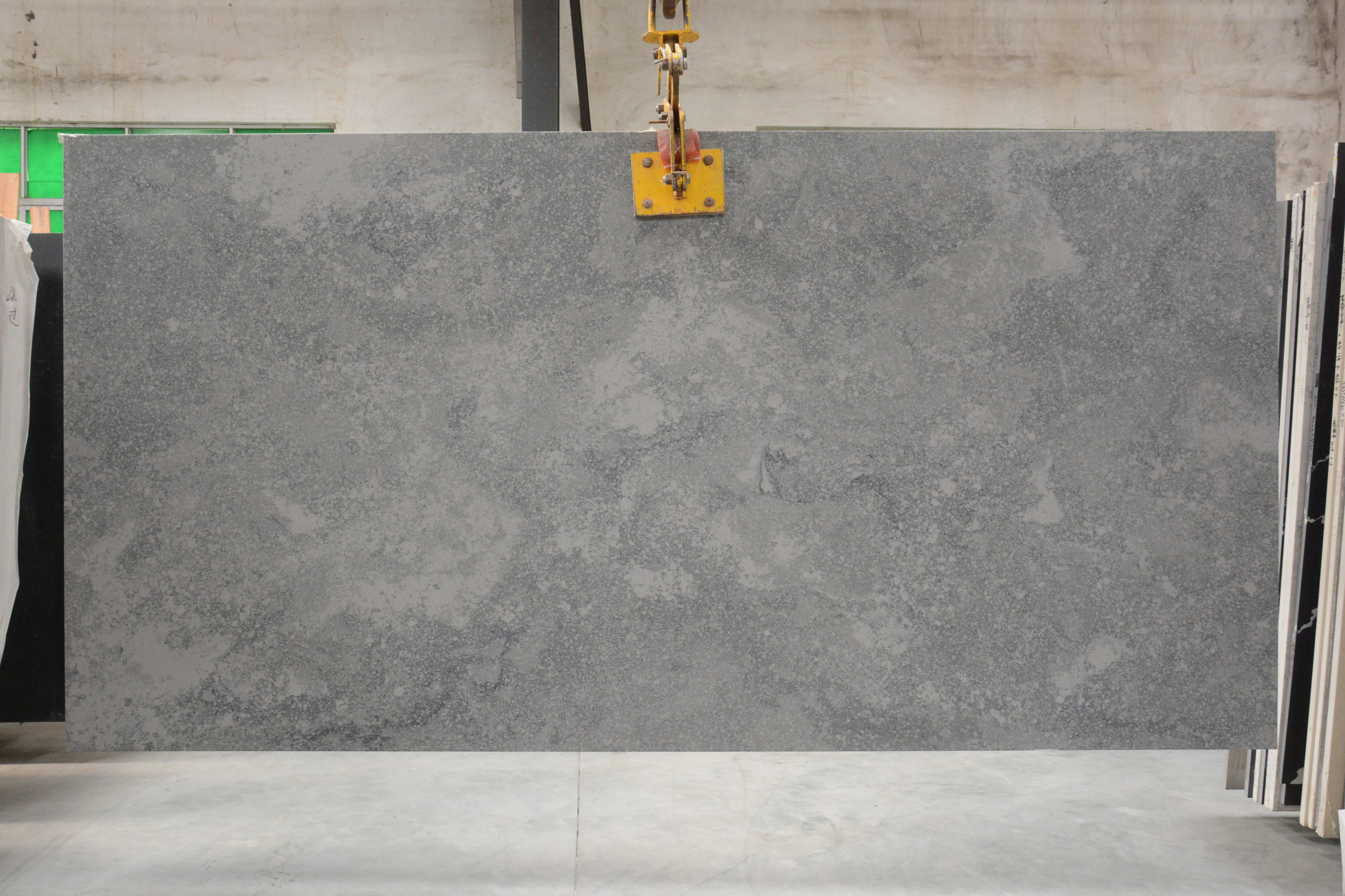 Home Decoration Grey Artificial Quartz Stone Heat Resistance With 6.5 Mohz Hardness