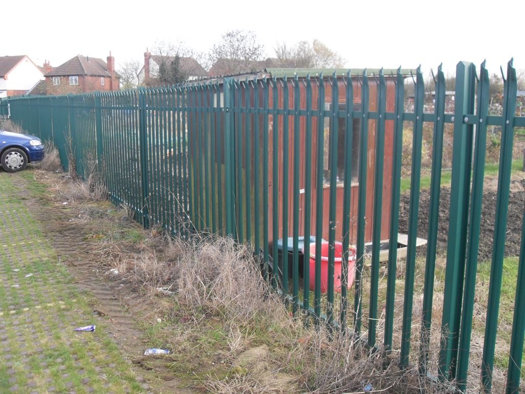 Green Color 2.4m High Steel Palisade Fencing W Section Easily Assembled