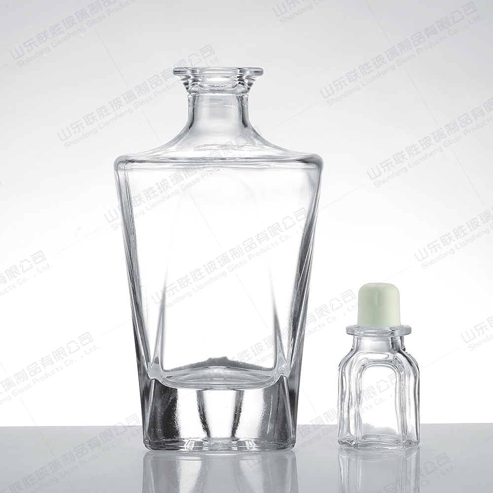 Sealed Empty Clear Matte Black Glass Liquor Bottle For Rum 500ml 700ml