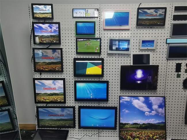 15.6 Inch Clear Square Display Box 400 Nits 3D Display LCD Touch Screen Digital Signage For Advertising Display