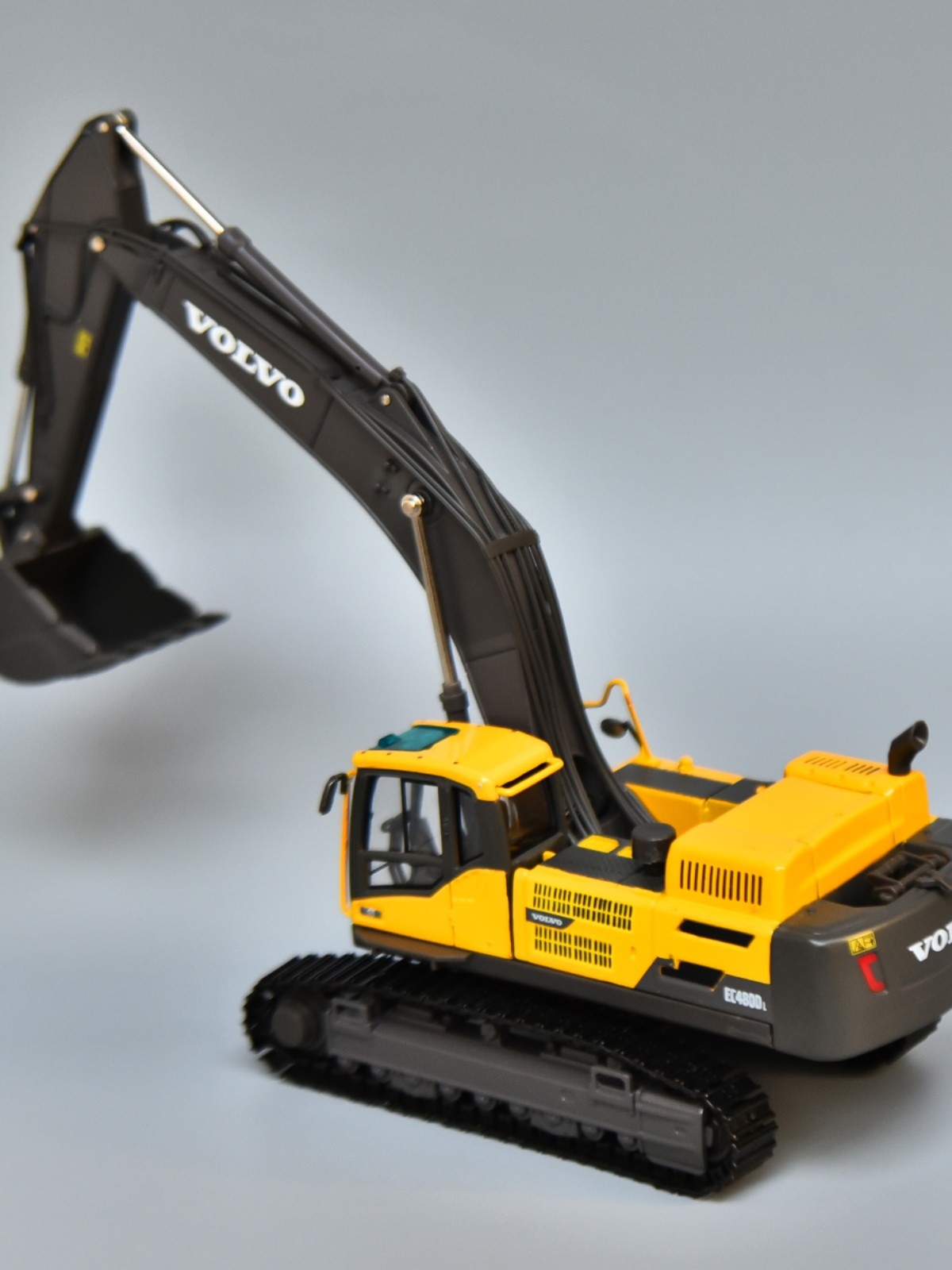 EC480DL Alloy Excavator Model Digger Simulation Construction Vehicle Collection Ornaments VOLVO