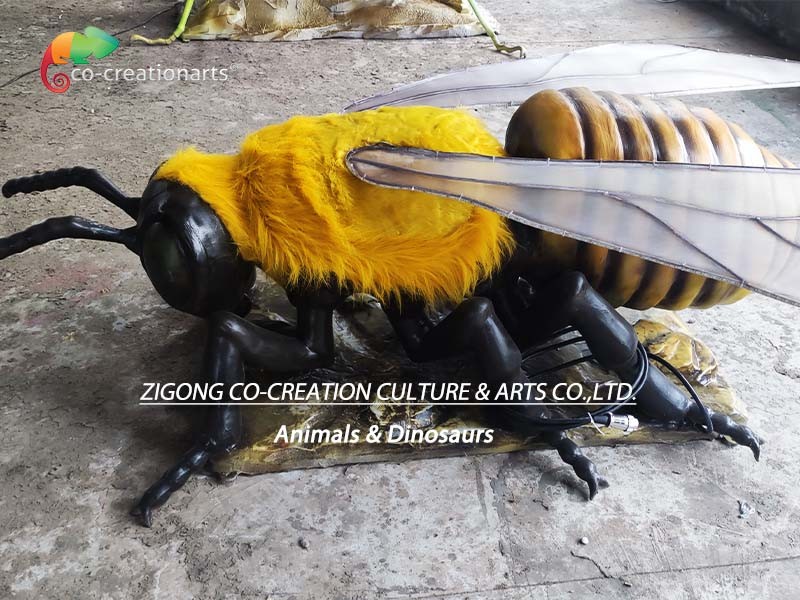 Botanical Garden Small Size Animatronic Bee Robotic Insects Customized