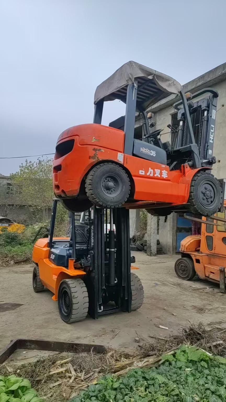 Toyota 50 Used Diesel Forklift 5 Ton Loading Capacity 1800mm Fork Length
