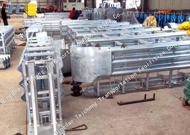 Steel Material Anti Collision Road Traffic Safety Crash Barrier Crash Cushions