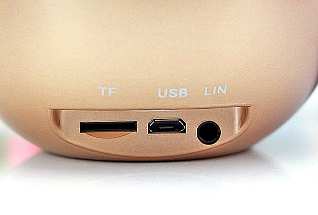 Colorful Mini Portable Bluetooth Speakers , Outdoor 500mAh Tiny Bluetooth Speaker
