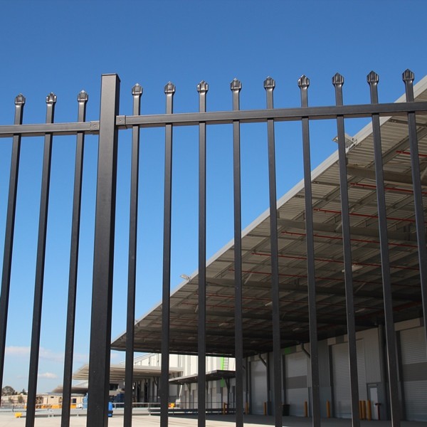 black powder painted used aluminium picket fence