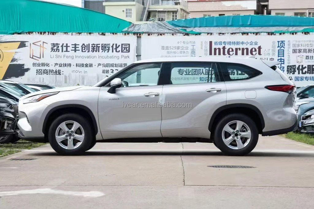 Panoramic Sunroof and Convenience 2023 Toyota Highlander SUV