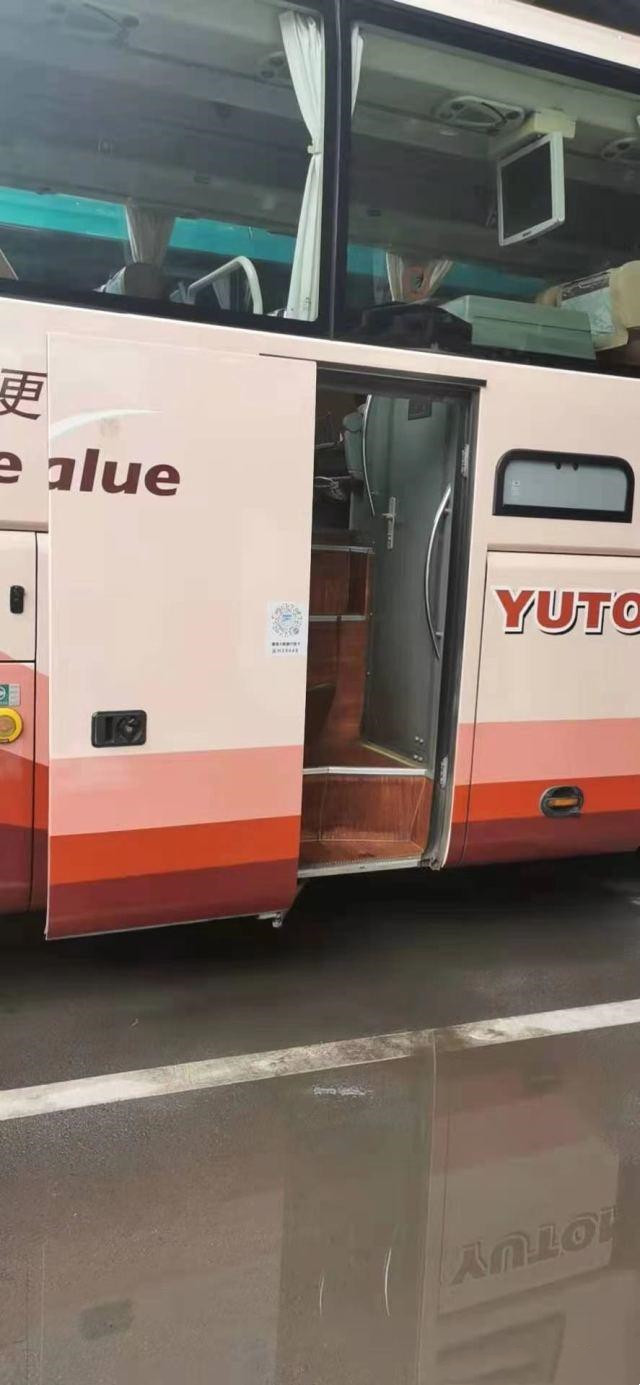 Urban Public Transport Used Yutong Buses Sightseeing Used Tour Coach Buses LHD Diesel EURO V Used Buses
