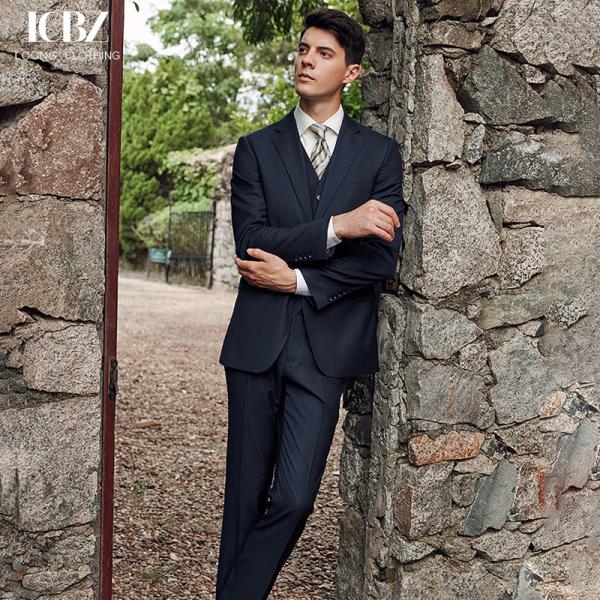 Professional Korean Style Men's Suit Perfect for Business Meetings and Formal