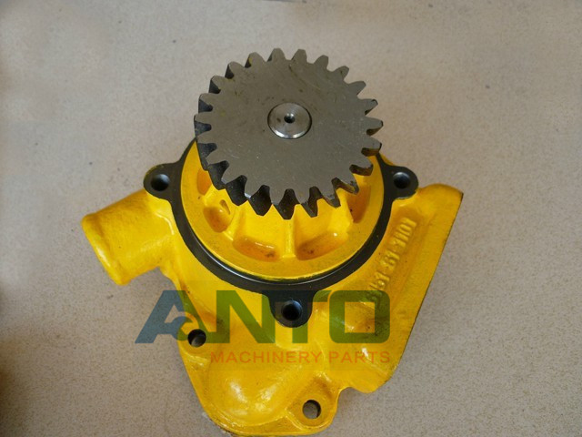 Small Excavator Engine Parts PC300-3 , 6D125 Engine Water Pump 6151-61-1121 6150-61-1102