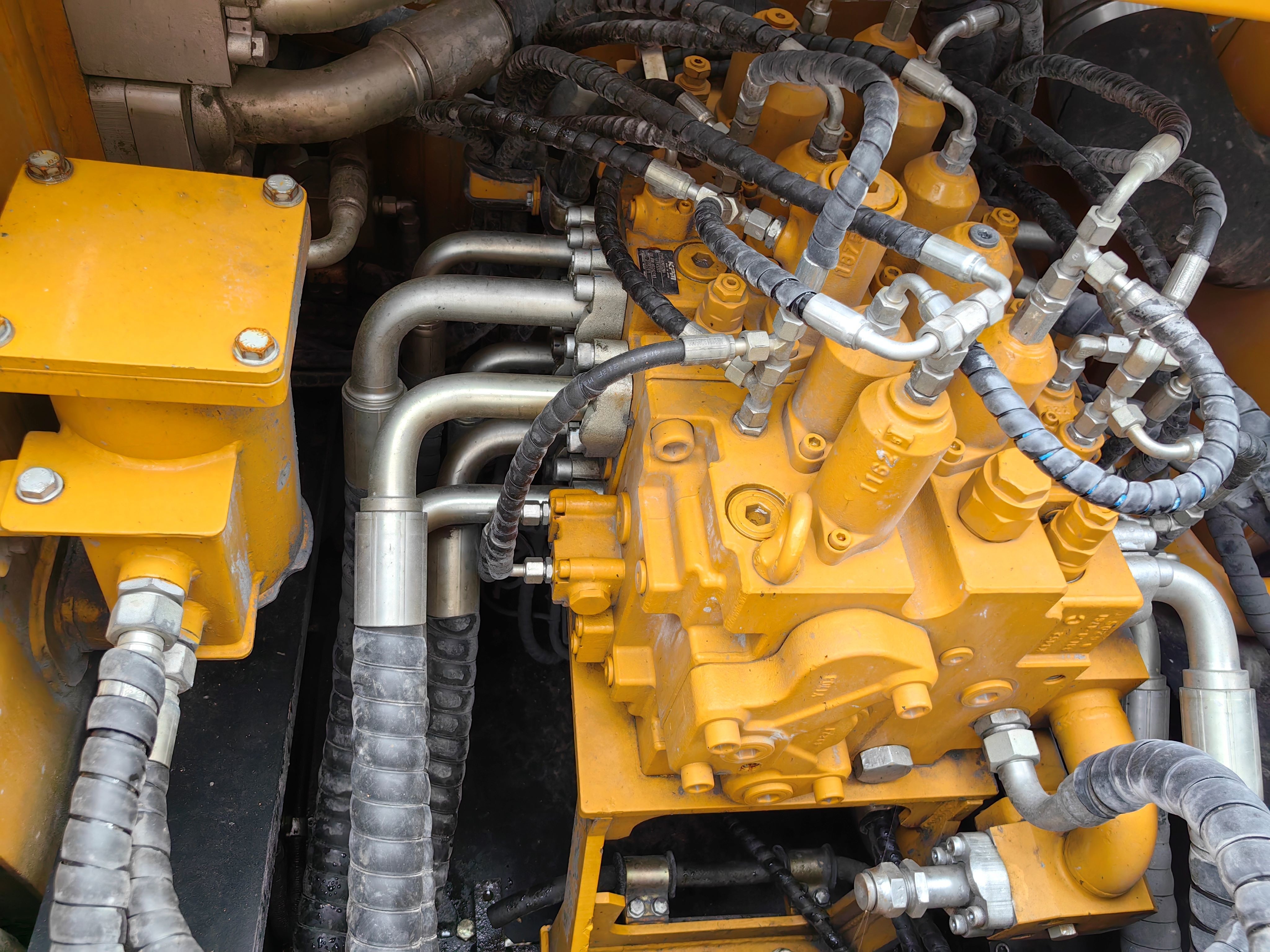 SANY Sy485h Used Crawler Excavator Yellow and Black