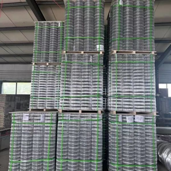 Flexible Welded Exterior Stucco Lath Mesh 1.5x1.5 Inch Thermal Expansion Resistant Finish