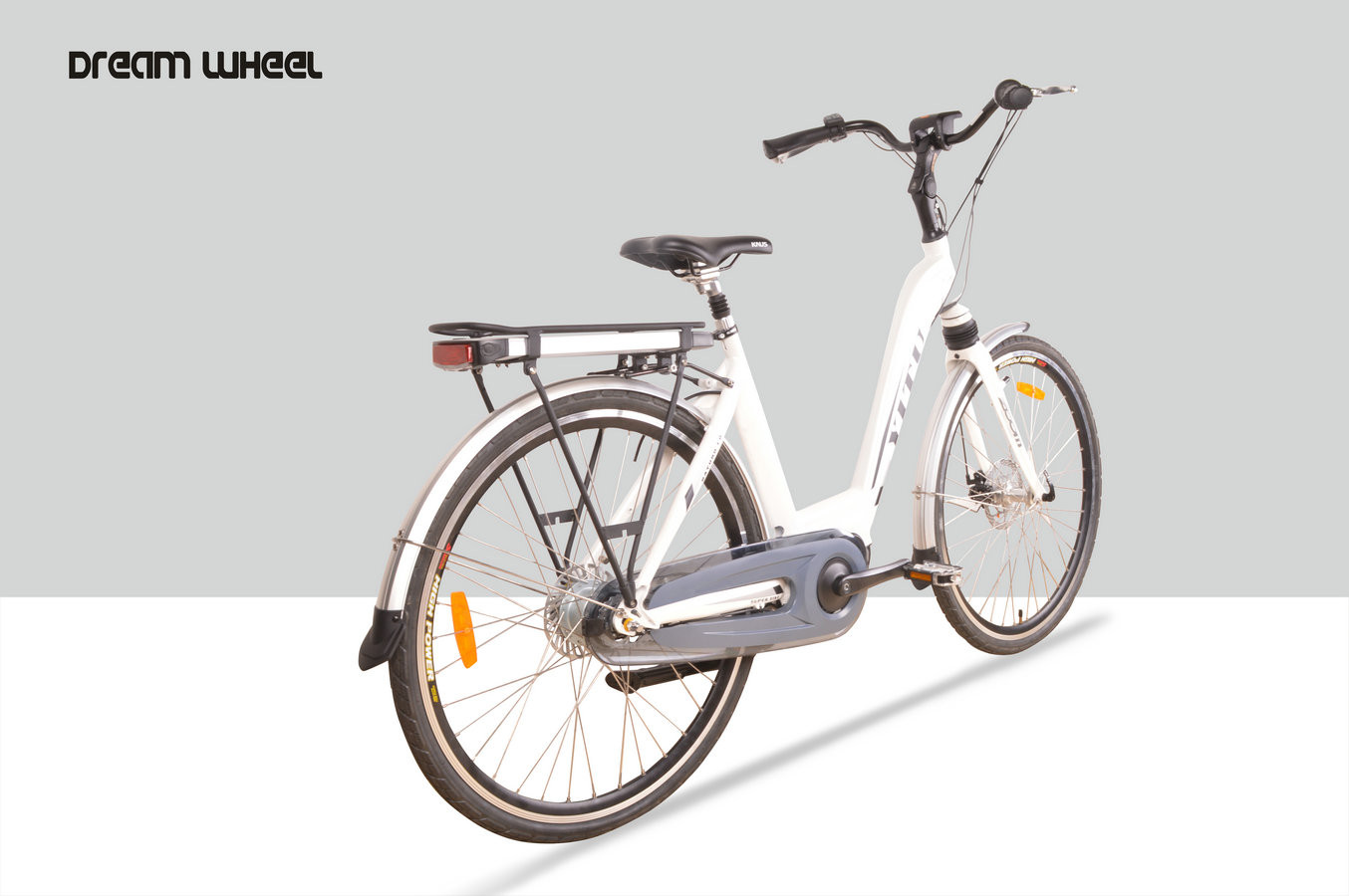 26 Inch Girls Urban E Bikes 250W 48V Aluminum Frame Shimano Derailleur