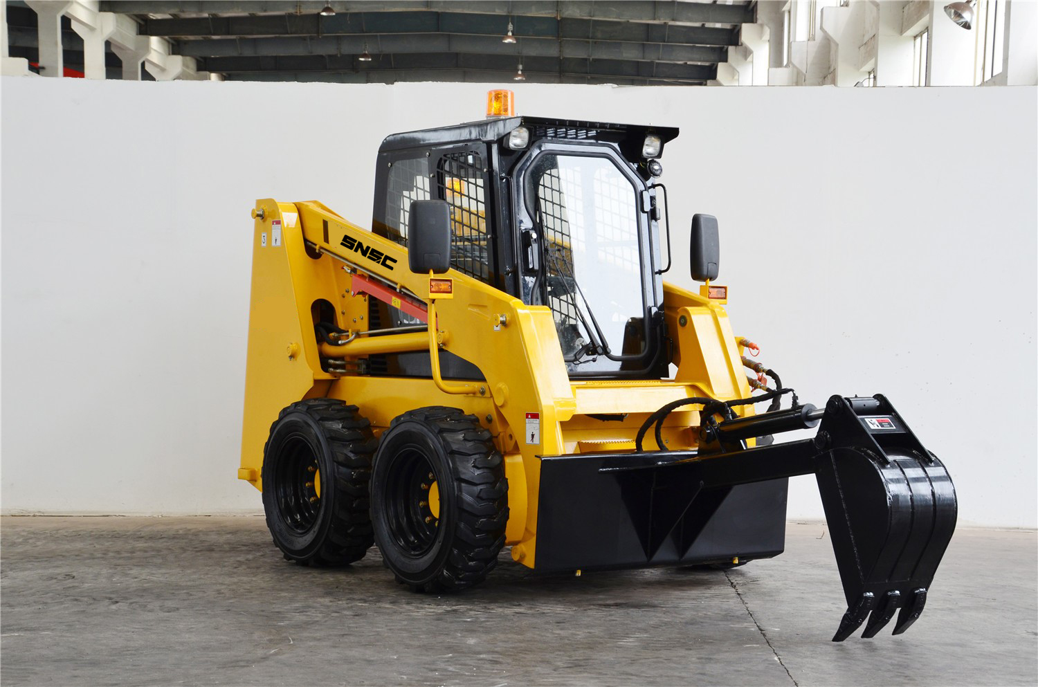 CE EPA Agriculture Construction Machine Mini Skid Steer Front Loader Kohler 37 KW Engine