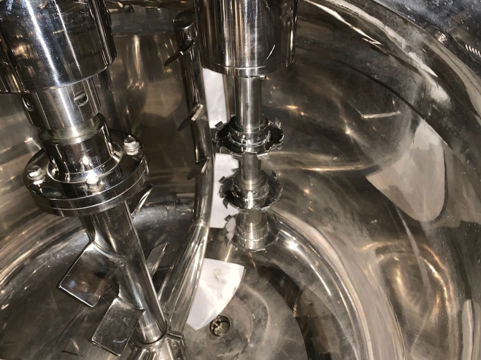 Mechanical 1800PCS/H Vacuum Emulsifying Mixer Homogenizer Mixing Machine