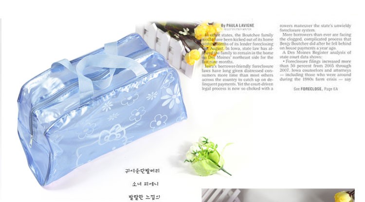 OEM Foldable PVC Cosmetic And Toiletry Bags Portable Makeup Bag With Zipper