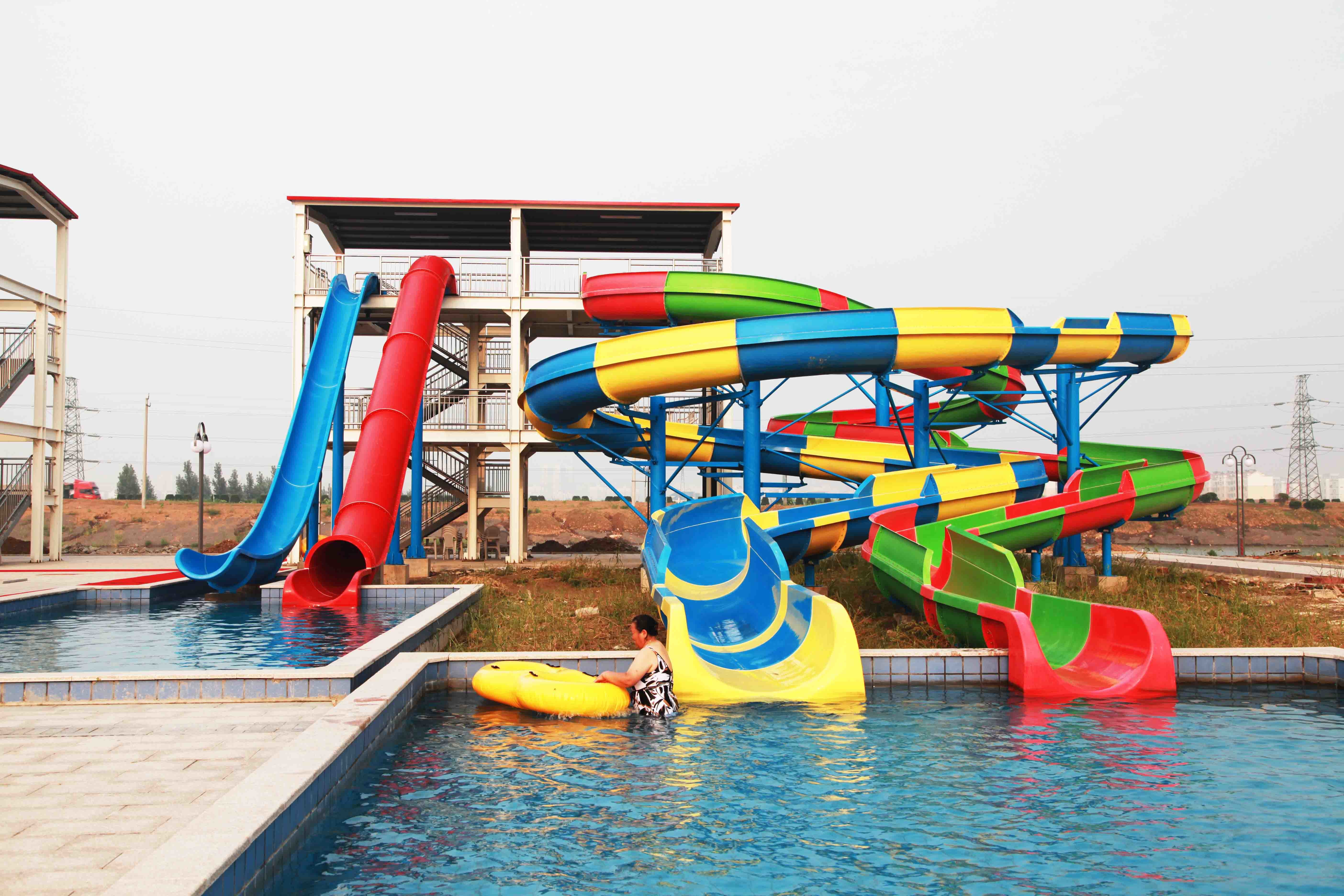 Customized Spiral Fiberglass Water Slide Games For Resorts Or Hotel