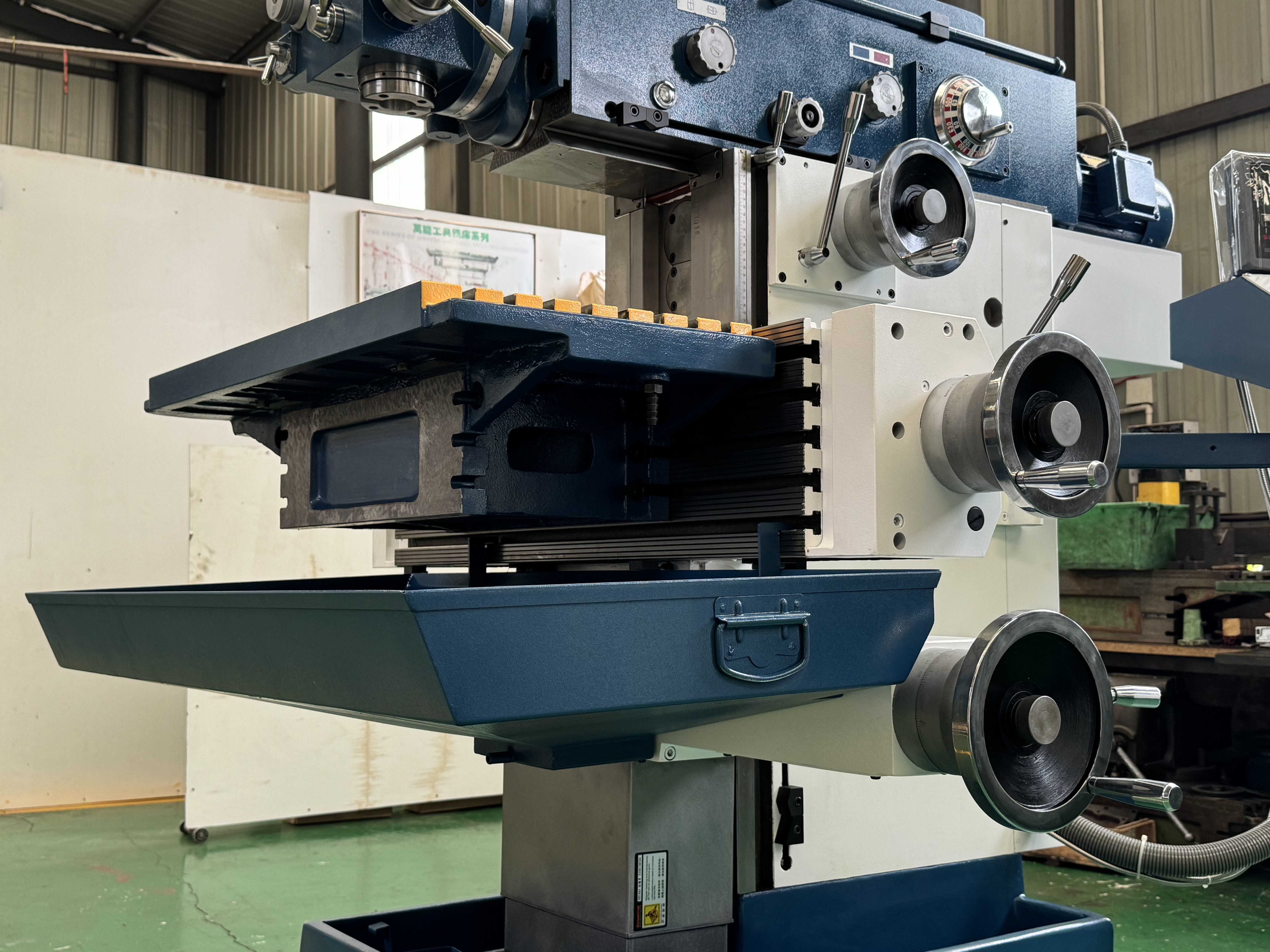 X8140A Manual Universal Milling Machine Swivel Head Milling Drill Machine For Metal