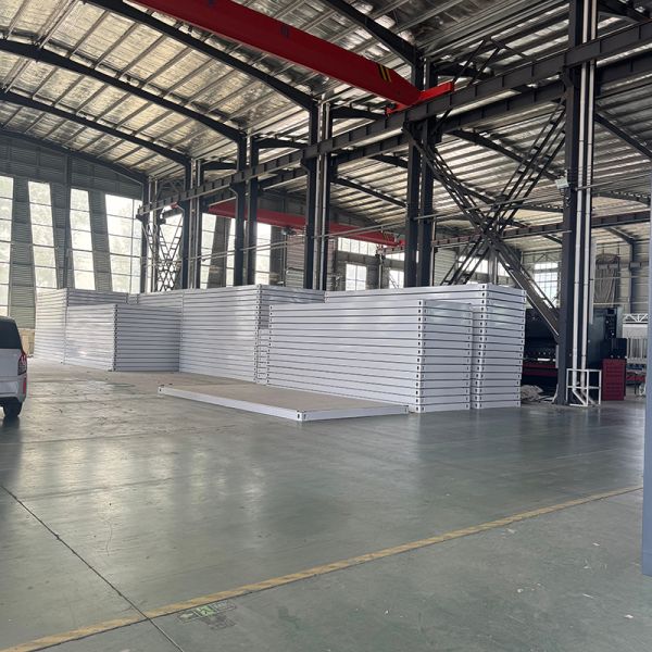 Modern Detachable Flat Pack Container House for Hotel Use Rotproof Waterproof Fireproof 20FT/40FT Customizable Size