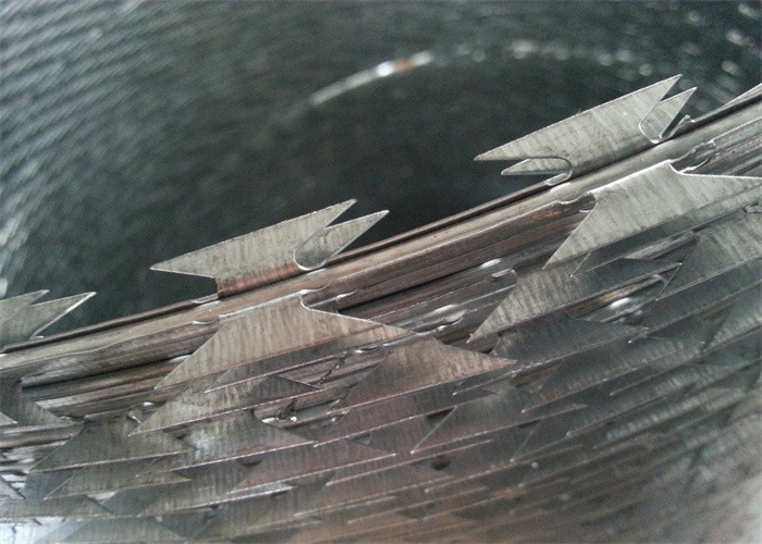 Razor Barbed Wire Fencing Fence Double Spiral Barbed Wire Galvanized