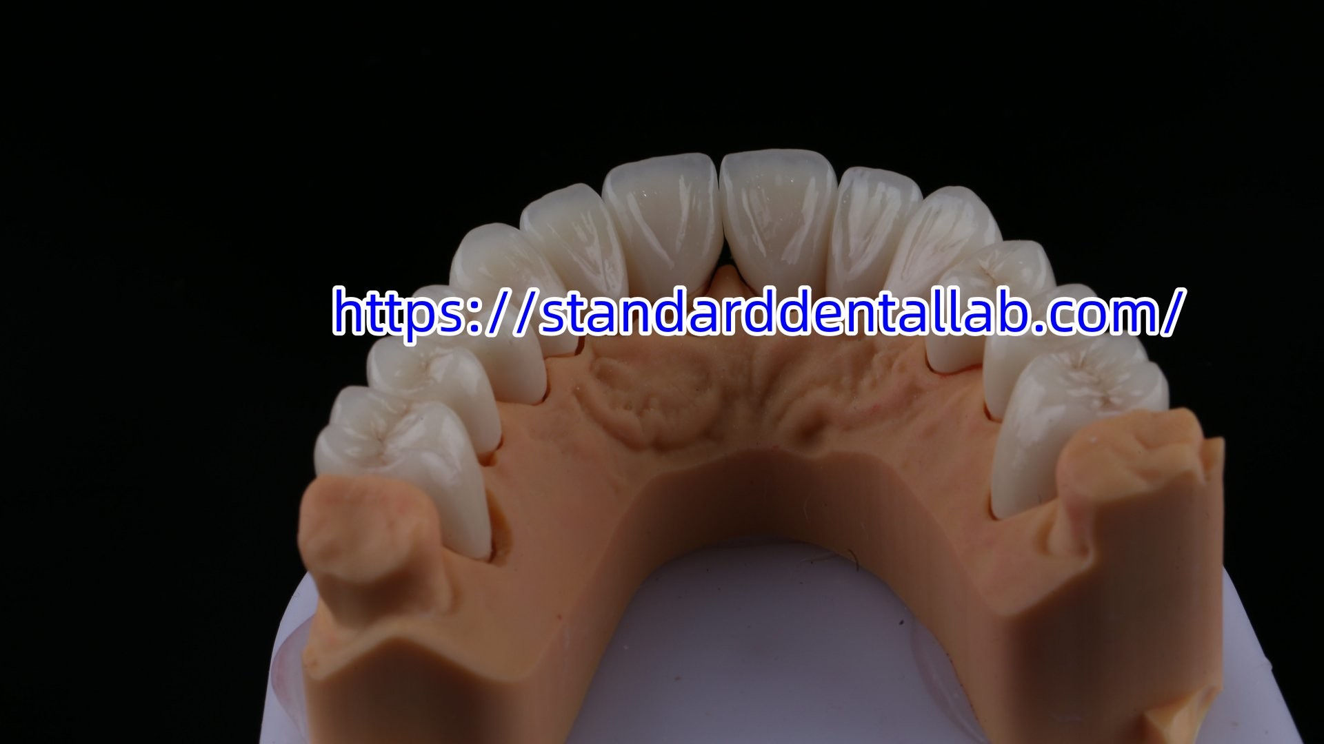 FDA High Esthetics Dental Zirconia Bridge With Layered Porcelain zirconia dental crown China Dental Lab