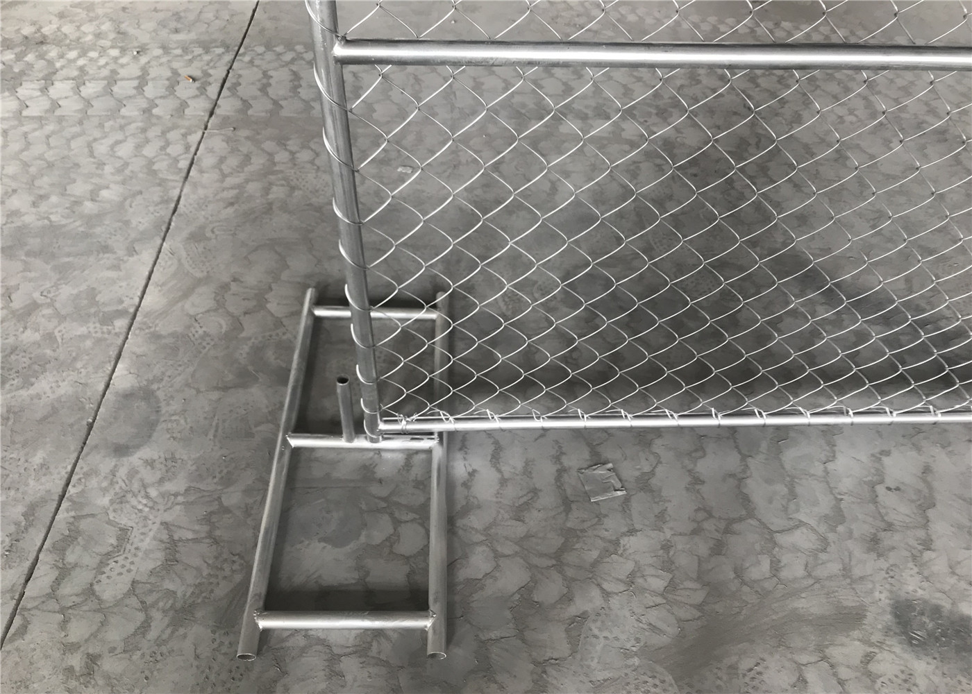 8FT X 14FT Mesh 60mm X 60mm Corss Brace Temporary Construction Security Fence Panels 2.7 mm chain wire temp fence panels
