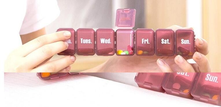 Premium clear plastic weekly pill holder one grid each day with pill splitter, one week 4case plastic pill container pil