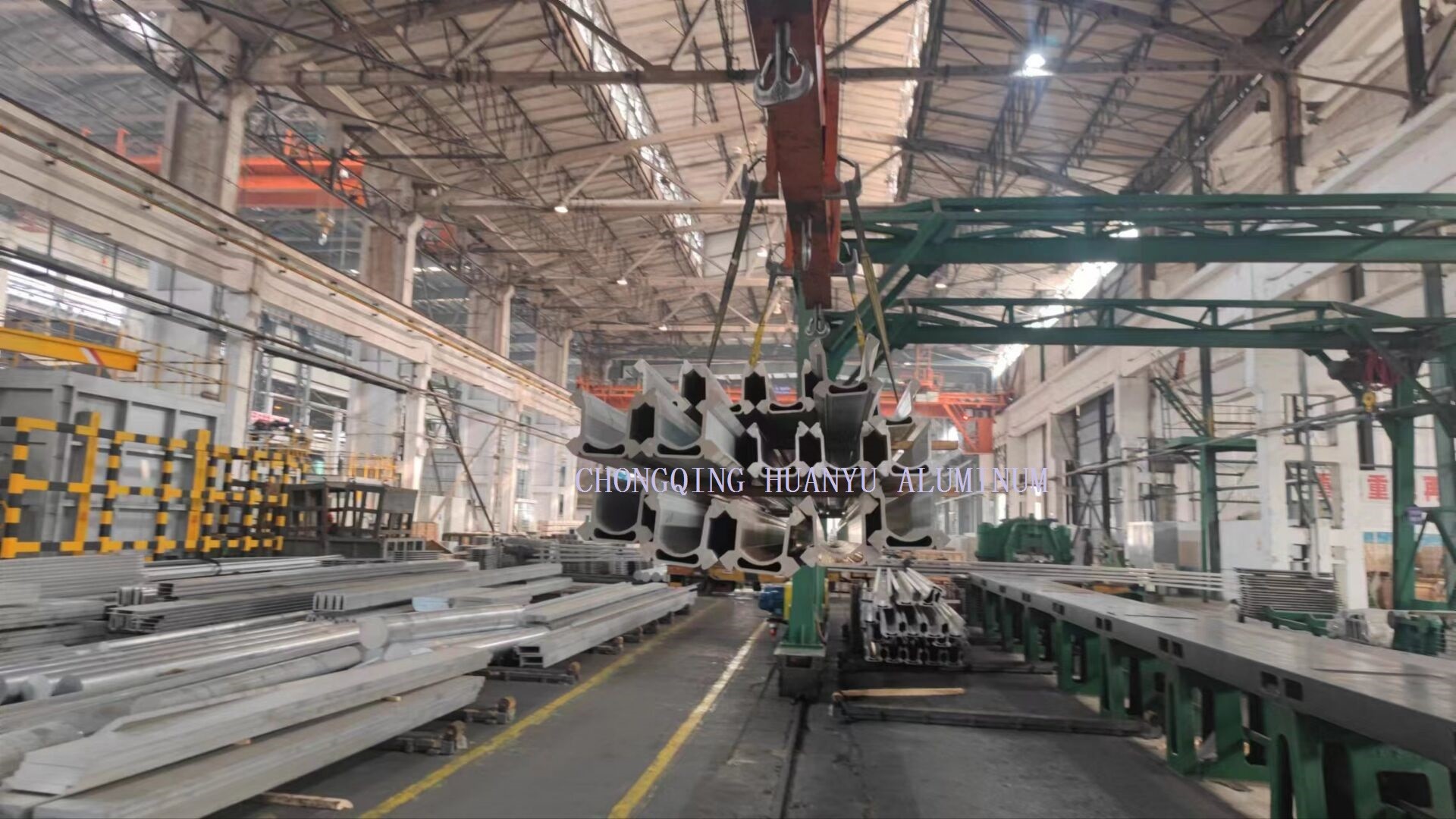 Mining Industry Aluminium Extruded Profiles Customized Feed Beam 4.9 Meters