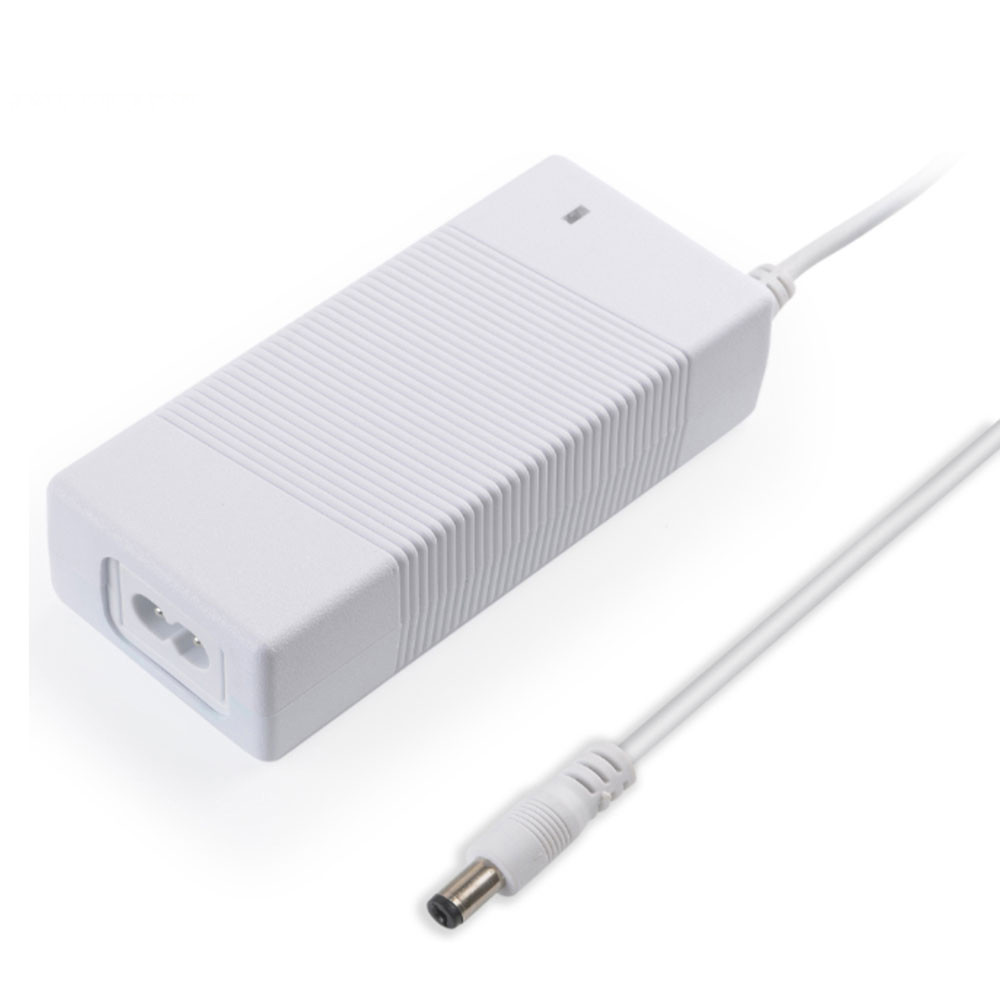 15 Volt 3 Amp 45W Universal AC DC Power Adapter With Long Service Life