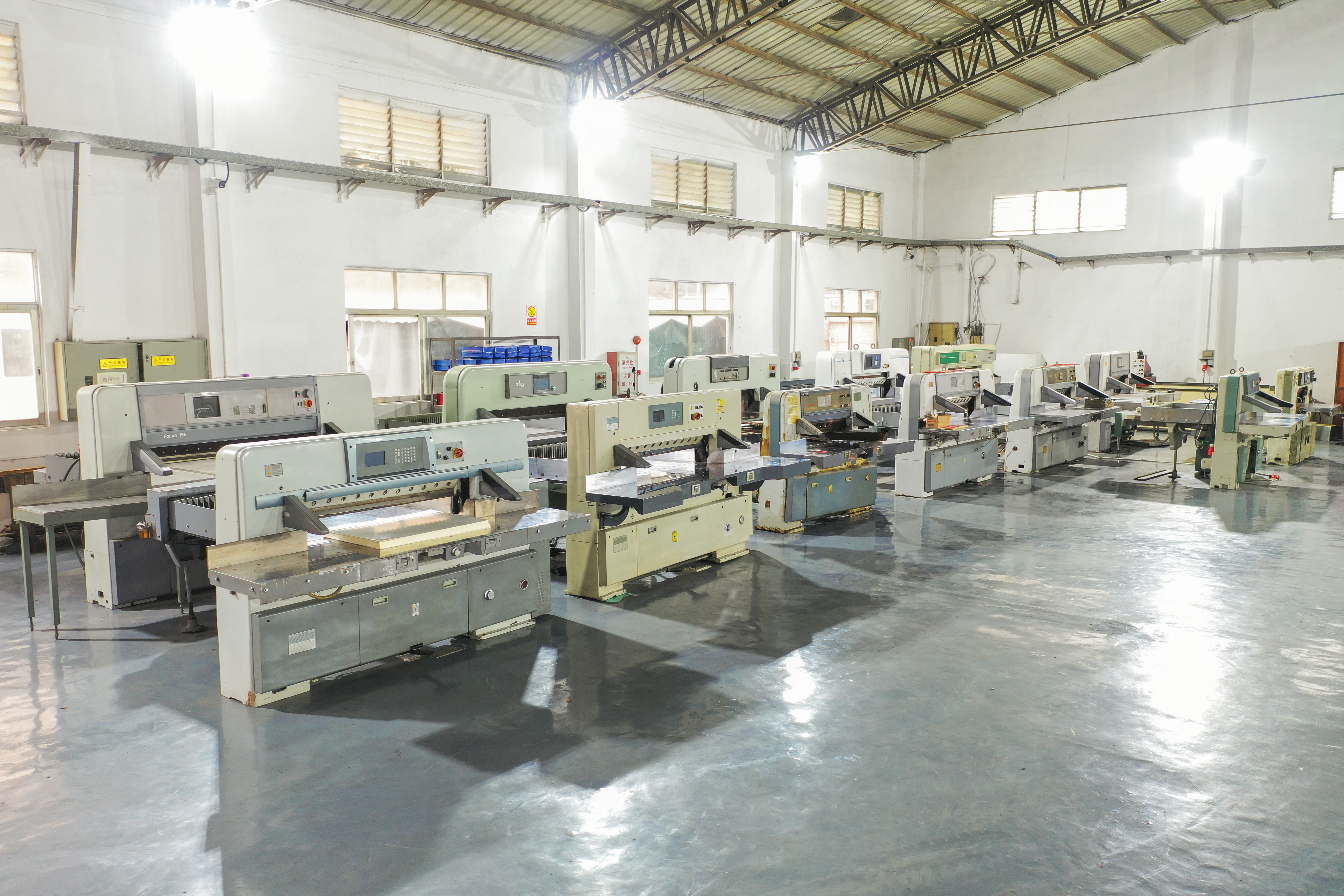 Advanced Paper Cuttings Machine with Offset Printing Capability and Air Bead Table