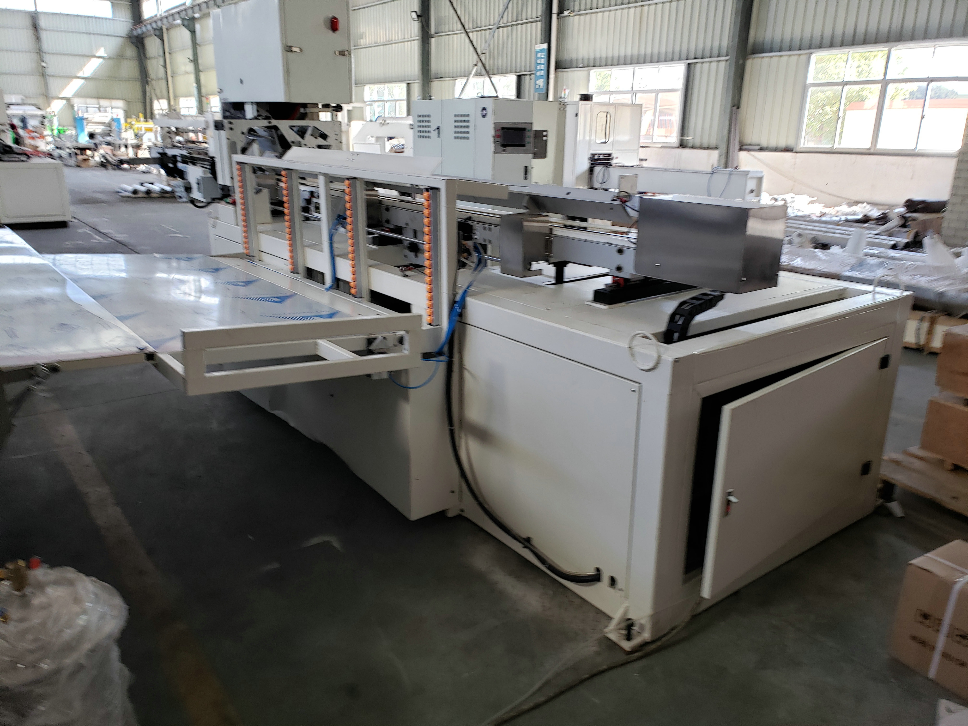 Industrial Toilet Paper Roll Cutting Machine Band Saw 15KW 15-30cuts/Min Full Automatic