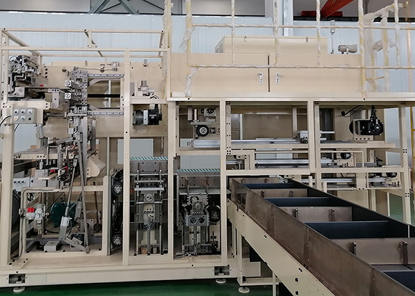 Auto Baby Diaper Wrapping Machine With Full Servo Motor Control Stable Running