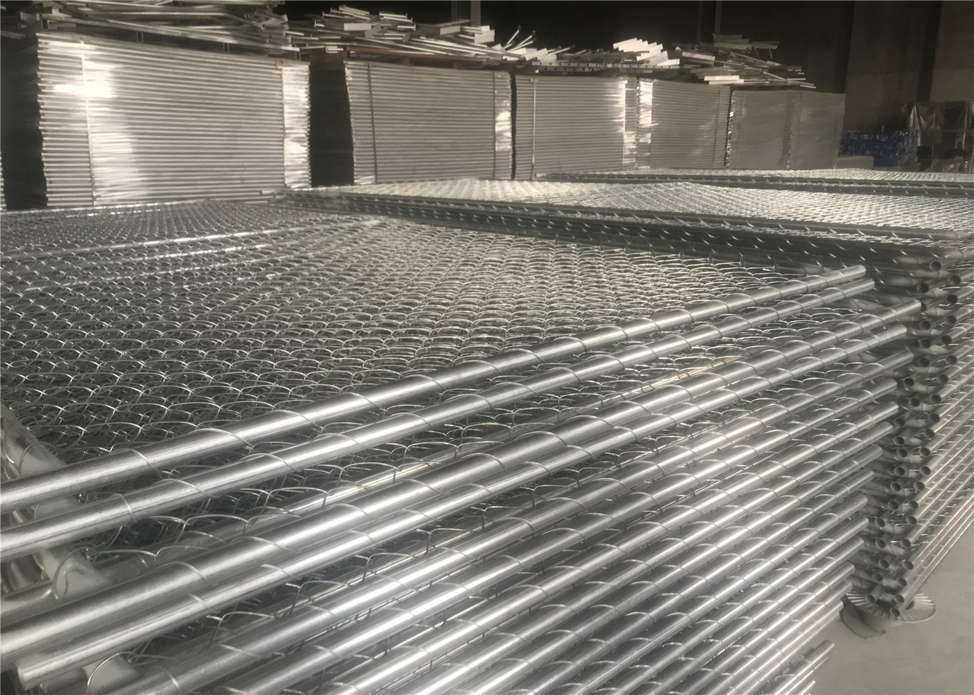 2.375"X2.375" (60mmx60mm) Chain Mesh Aperture Tubing 38mm X 16 Ga Wall Thick 6′x9.5′ Temporary Chain Link Fence