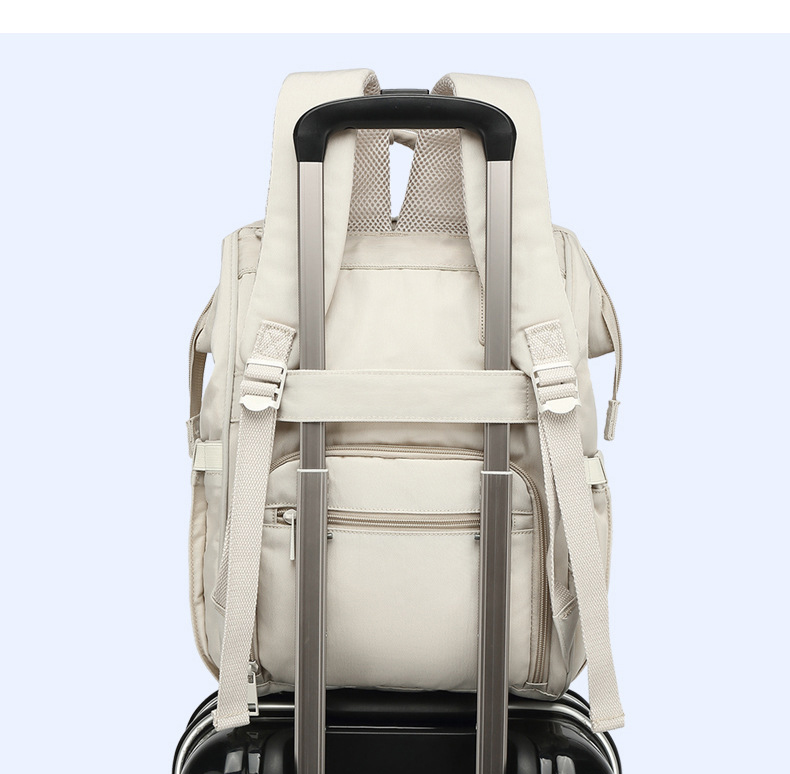 Thermal Insulation Nylon Travel Changing Bag With USB Charging Port 35L