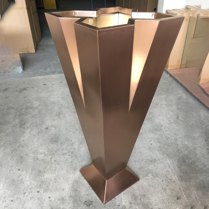 Different shapes creative design metal flower pot planter for decorate