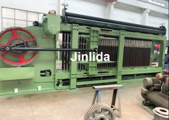 Automatic 100x120mm Customized 3.2mm Wire Diameter Hexagonal Netting Making