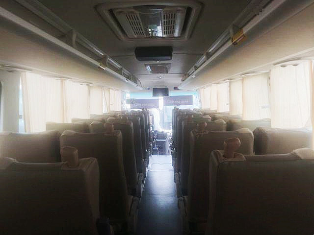 Second Hand Buses Yutong Left Steering ZK6906 Buses And Coaches 38seats weichai 270hp