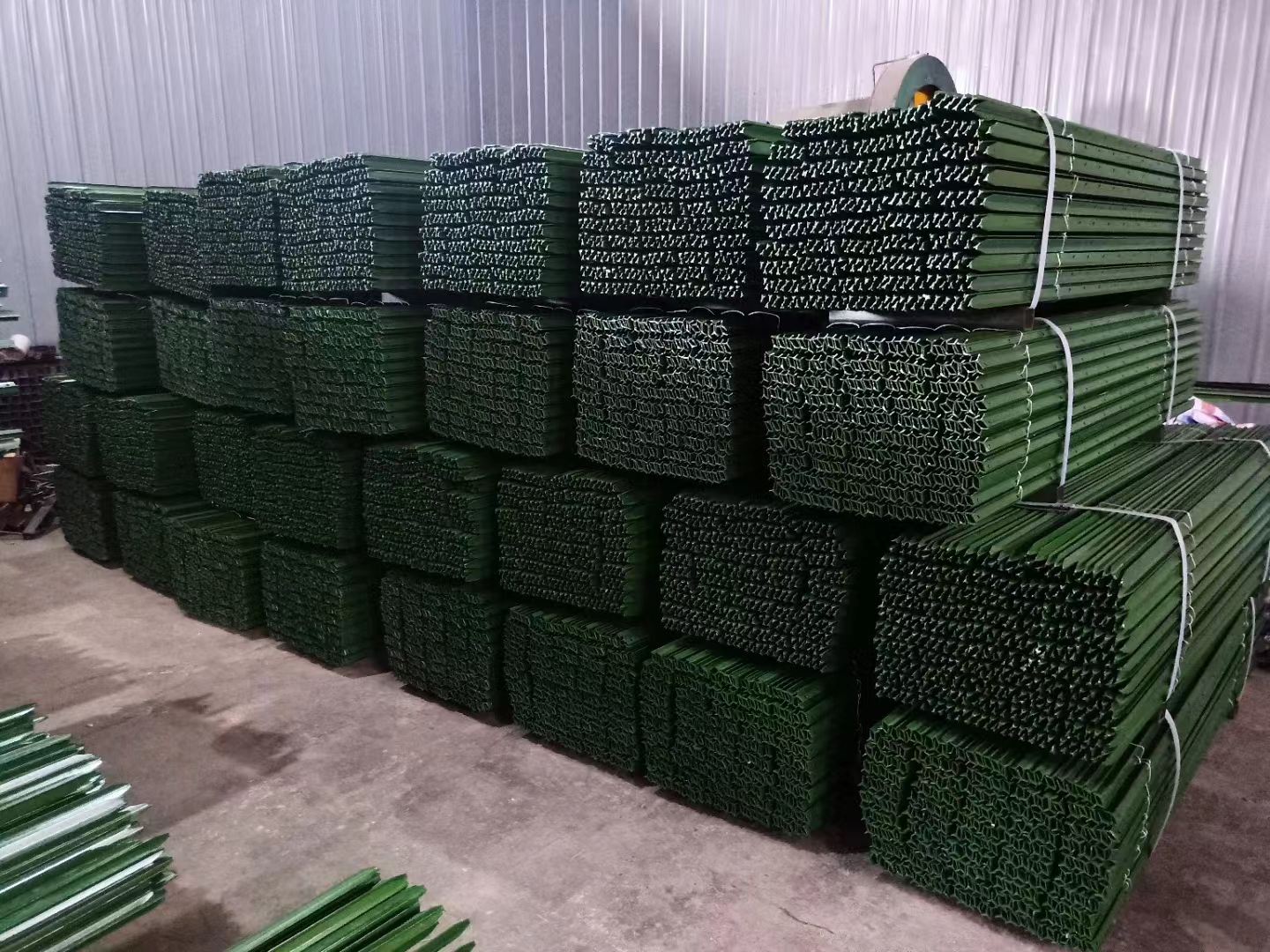 Direct Manufacturer 150mm Height Chain Link Fence Post For Sale