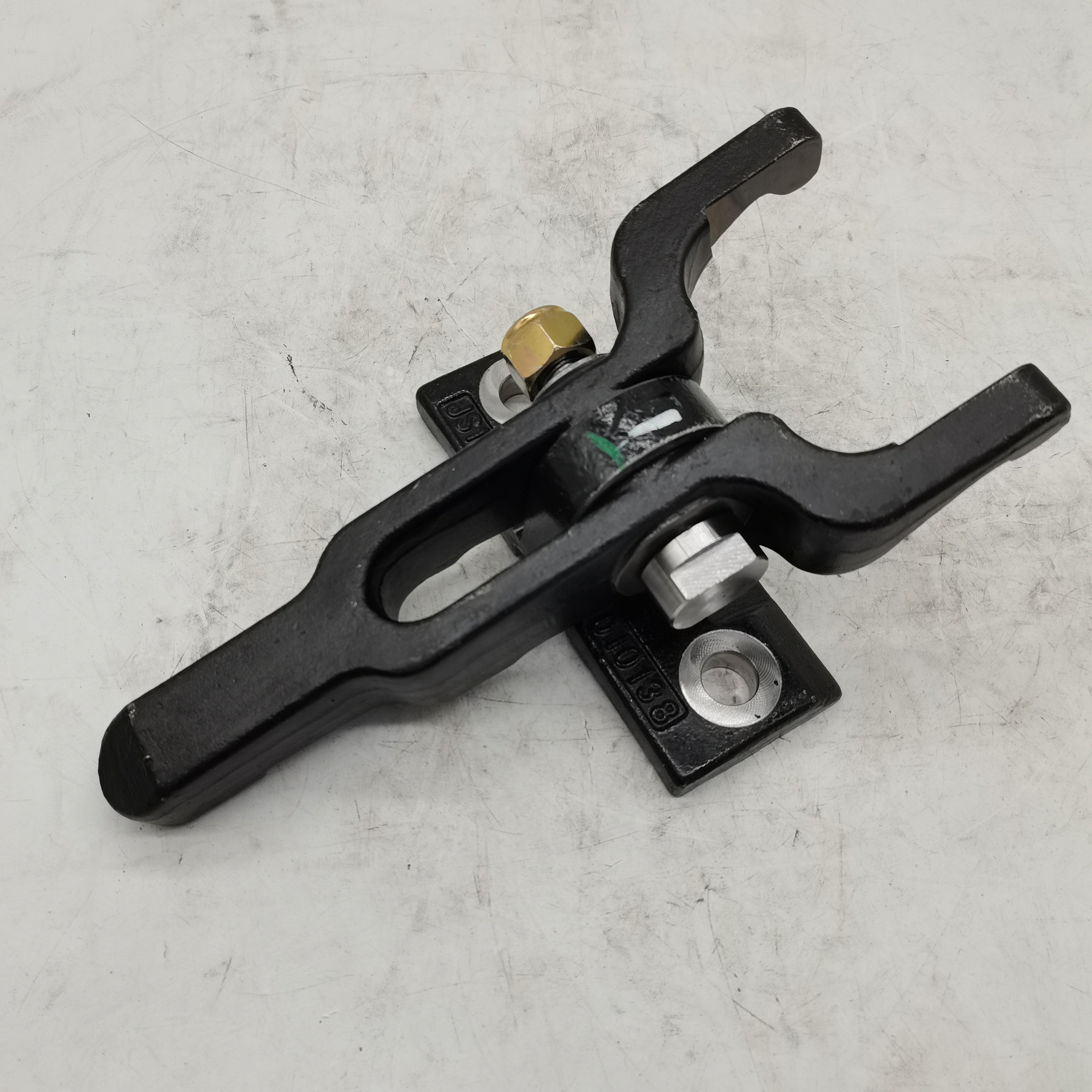 JS180-1601020-136 Clutch release fork assembly/Fast super box Shaanxi Auto Ouman FAW Hongyan original factory JS180-1601