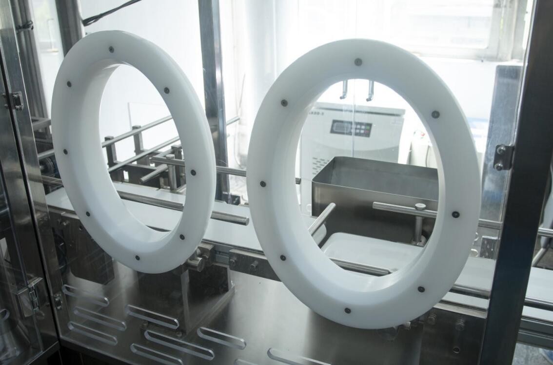 Automatic Prefilled Syringe Filling and Plugging Machine 1088*858*1800mm