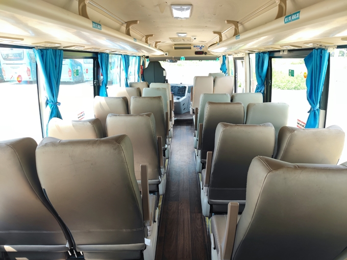 Electric Used Luxury Buses 31 Seats With Automatic Transmission