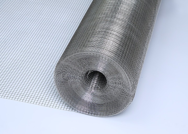 2.5x2.5cm Hole Size Galvanized Iron Welded Wire Mesh Roll For Netting Floor