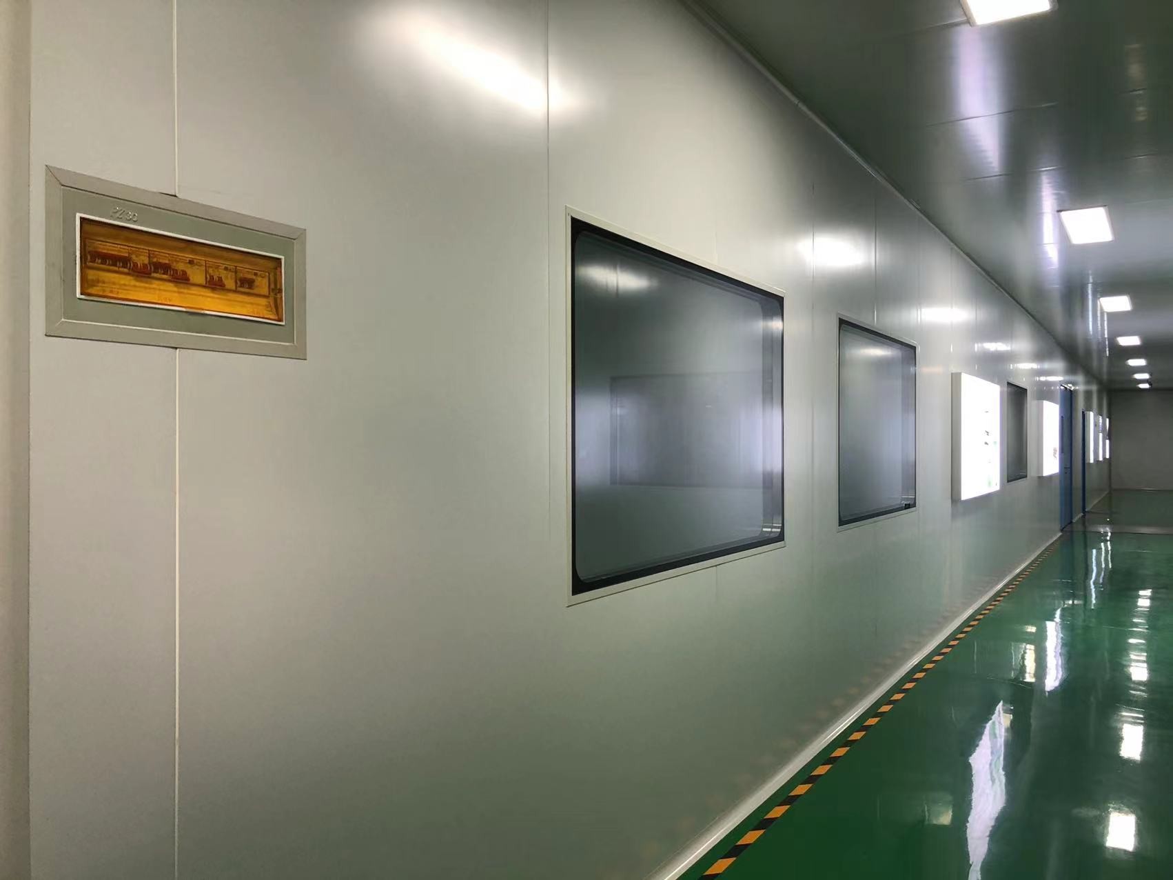 Anti Scratch TPU Self Healing Paint Protection Film In Highlight Glossy Black Likes Mirror Feature