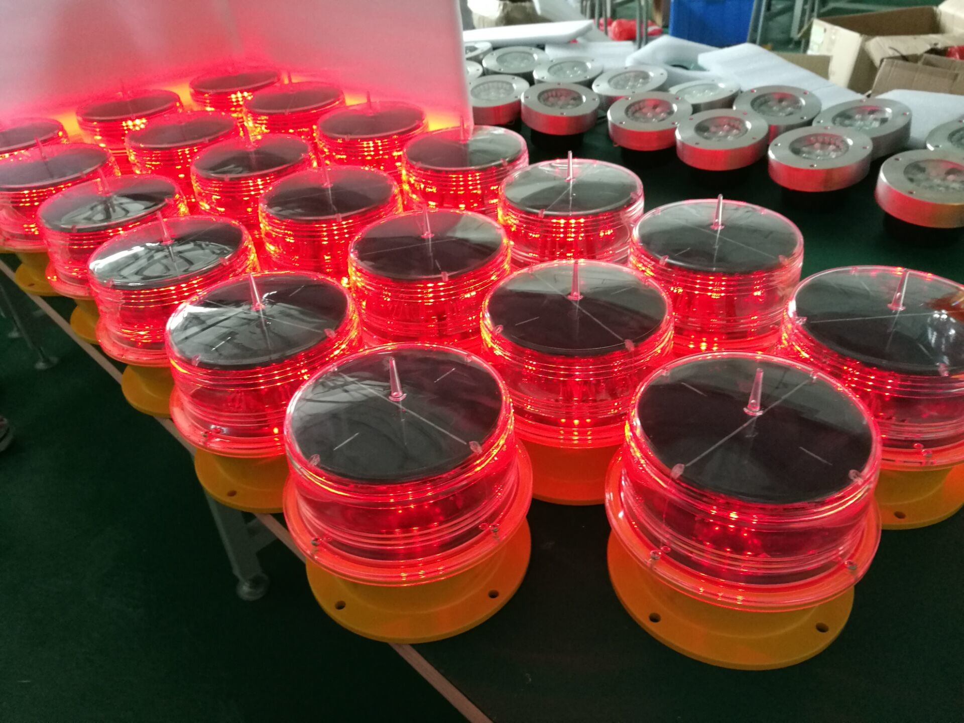 IP68 High Building Aircraft Warning Lights Die Casting Aluminum Lamp Body 3.7V
