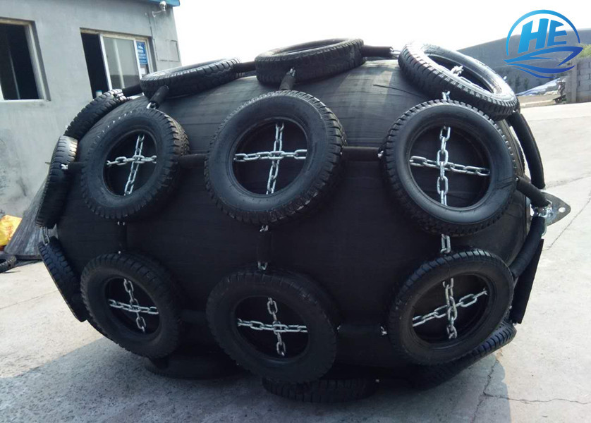 Rubber Pneumatic Marine Fender Dock Defense Boat Fender With Tyre To Vessel Mooring / Moor