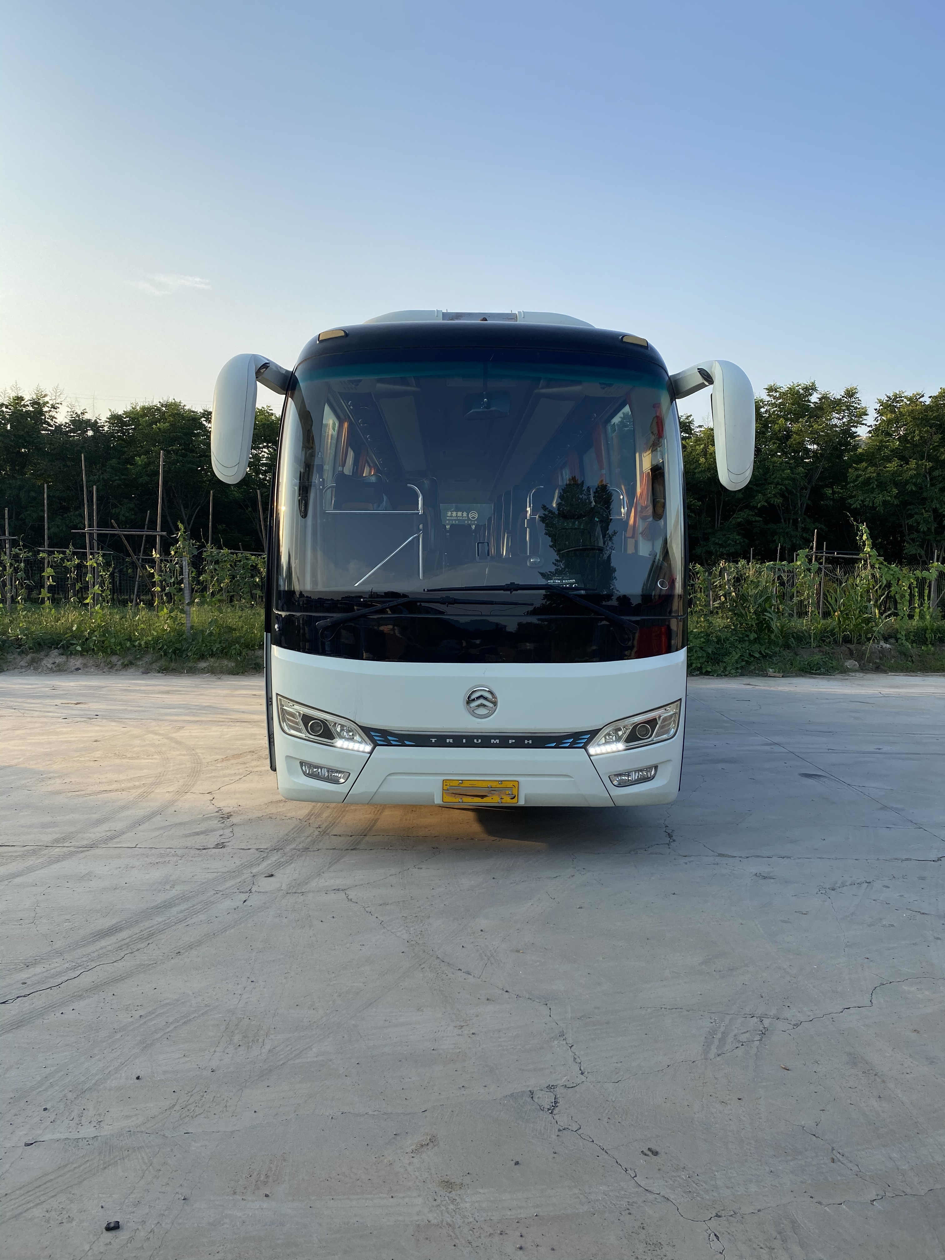 New Type Coach Bus Golden Dragon XML6122 52 Luxury Seats Double Doors Used Passenger Bus 12meter LHD